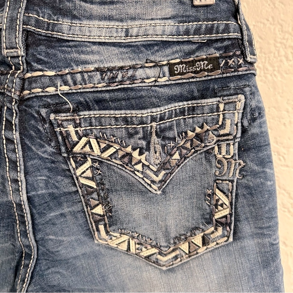 Miss Me Embellished‎ Crop Denim Jeans, Size 29
